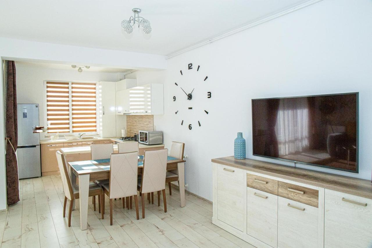 דירות Rîşnov Apartament Luxury Irina מראה חיצוני תמונה