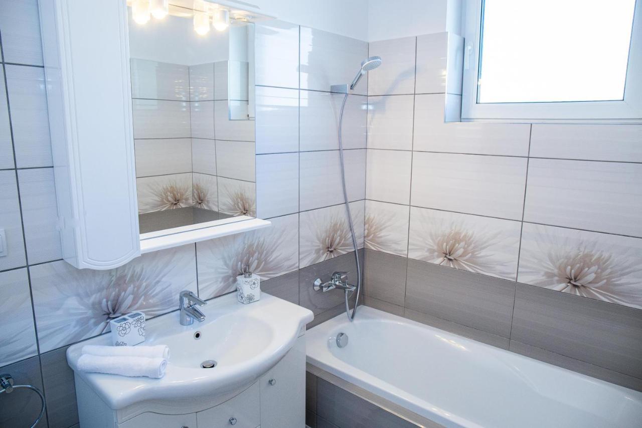 דירות Rîşnov Apartament Luxury Irina מראה חיצוני תמונה